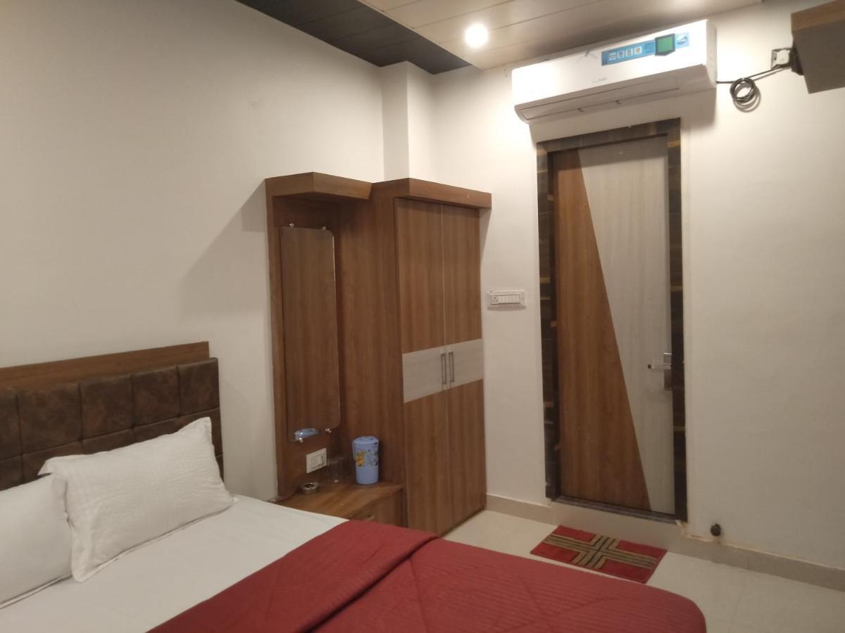Rudraksha Guest House Benares Buitenkant foto